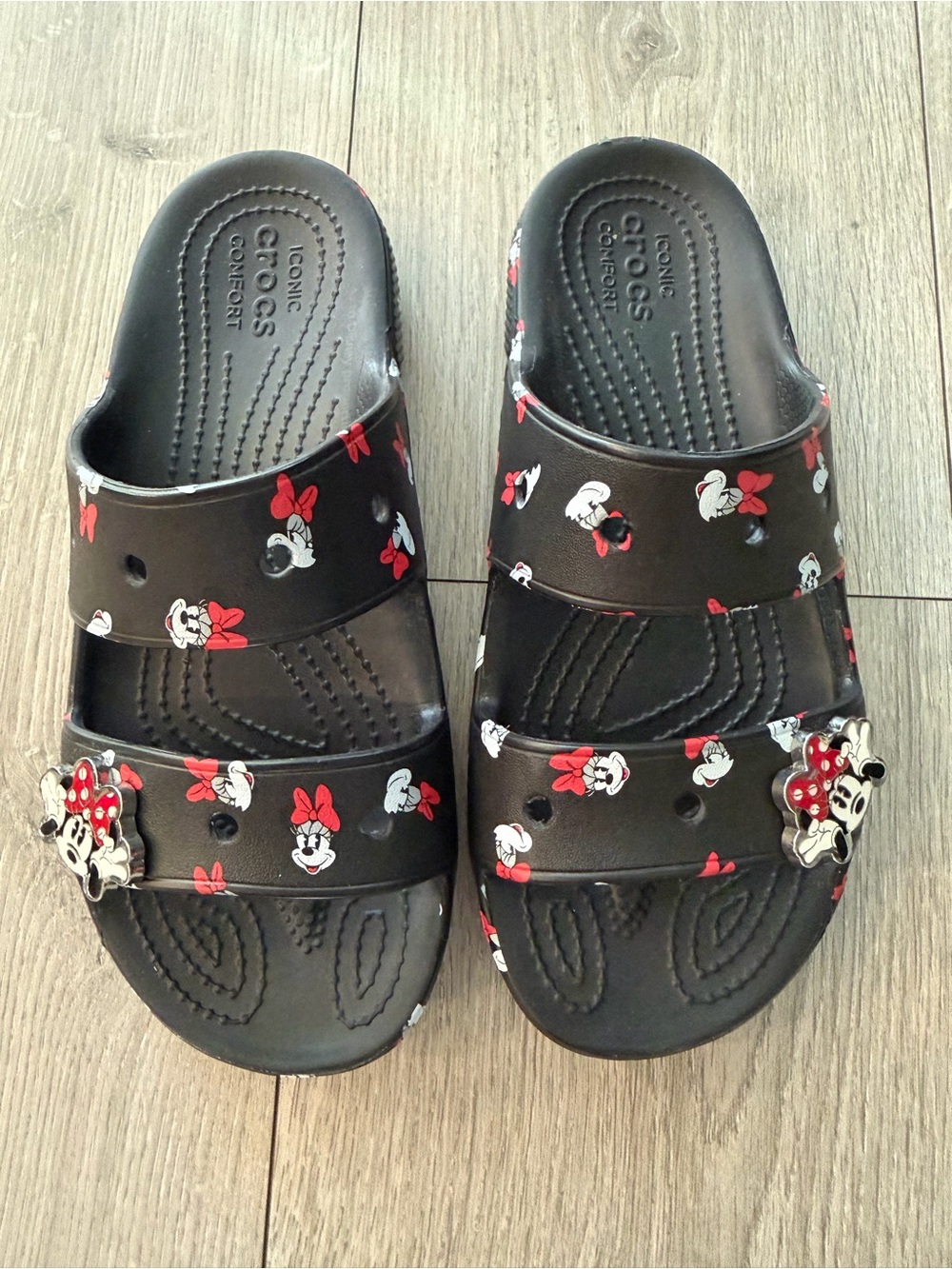 CROCS Disney Parks Minnie Mouse Slide Sandals with Red Bow Accents size 7